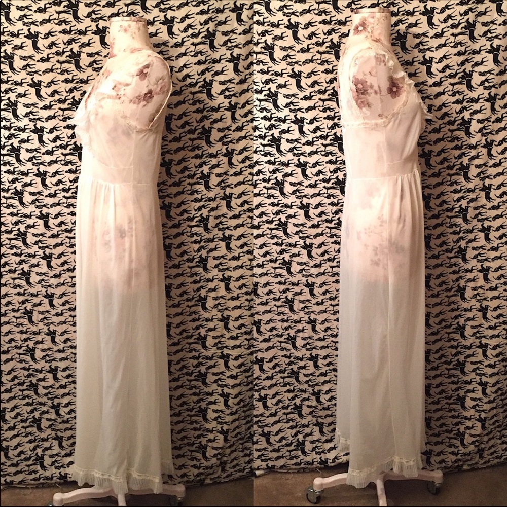 Vintage 1950s Long Slip Romantic Nightgown by Carillon Retro Boho small - Picture 2 of 5